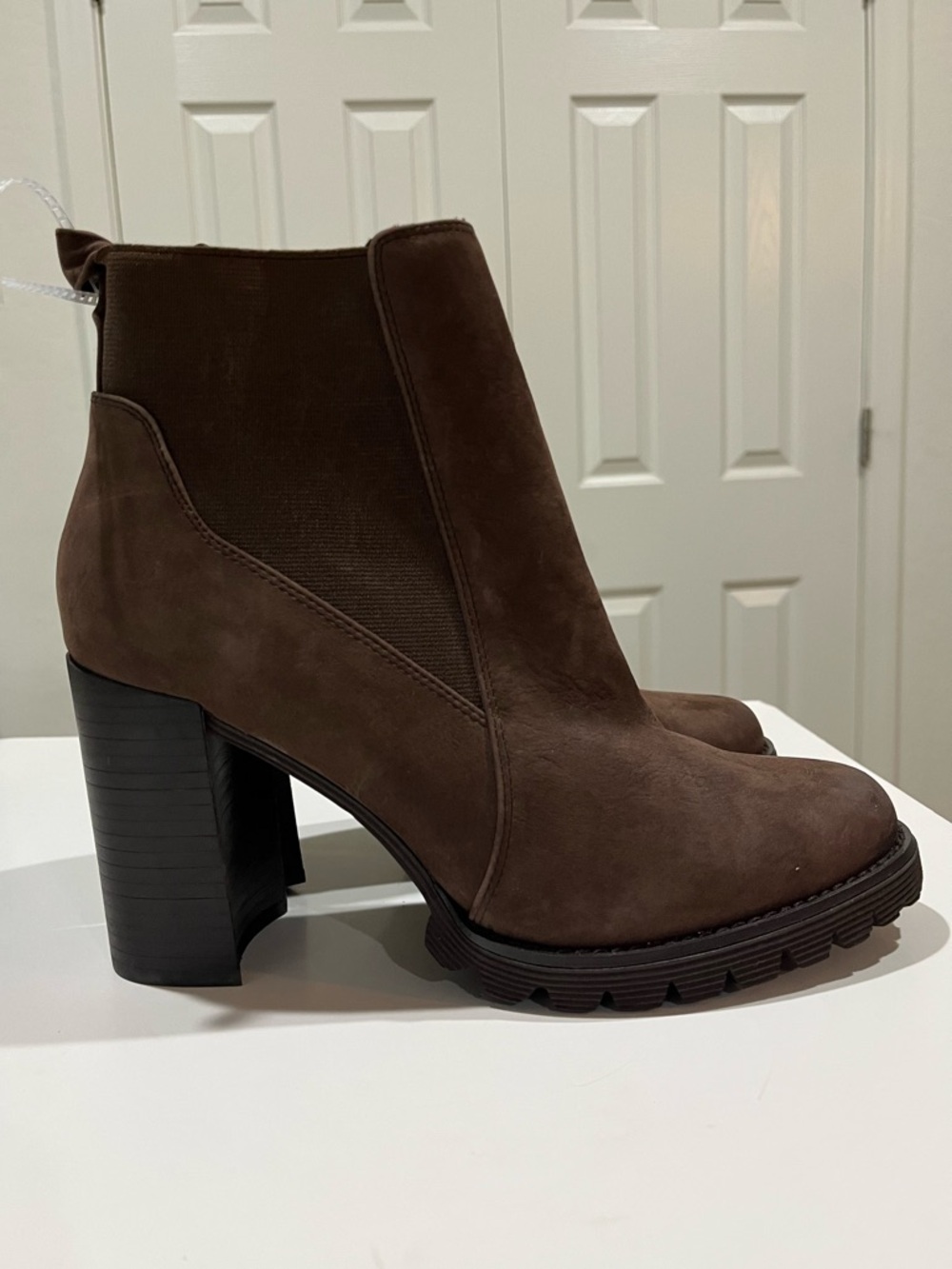 Gibson Latimer Women’s Brown Suede Chunky Heel Ankle Boots Size 9.5